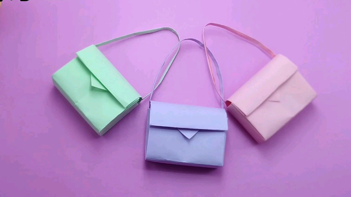 迷你包包折纸教程来了,步骤很简单,女孩子见了都喜欢哦