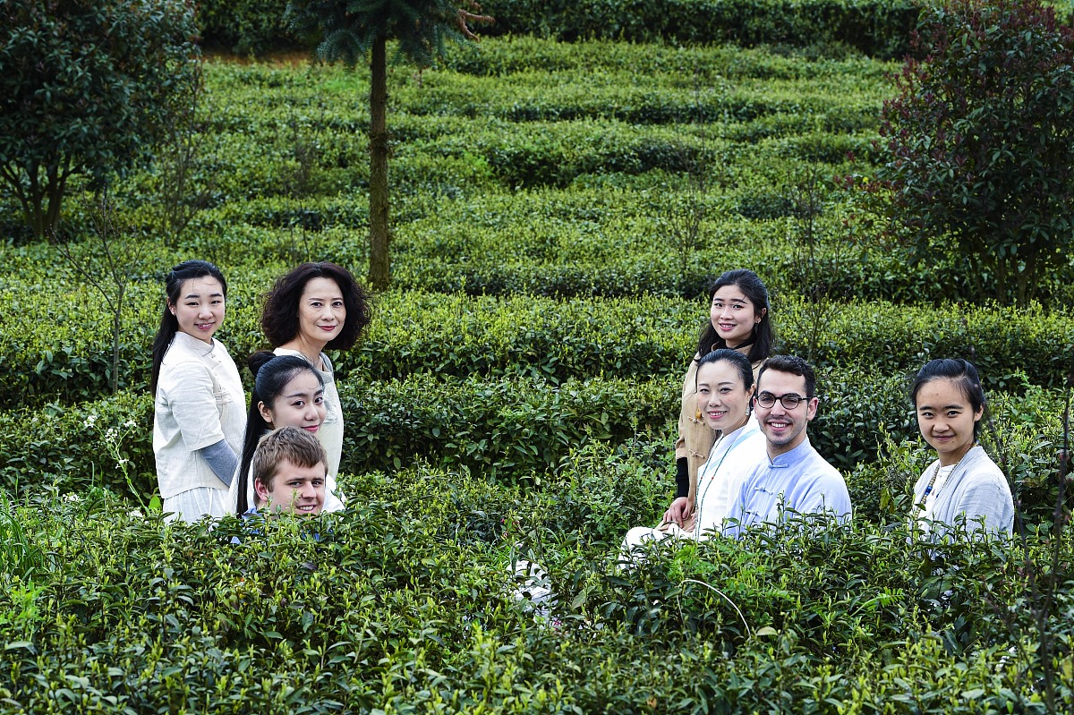 茶室品茶并销售茶叶的话术，运用马斯诺需求理论，越详细越好