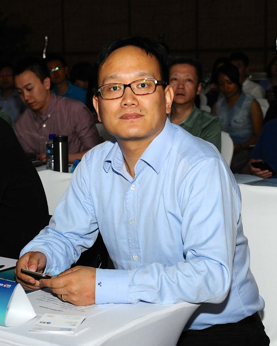 新浪微博CEO王高飞为何被称为'夹总'？