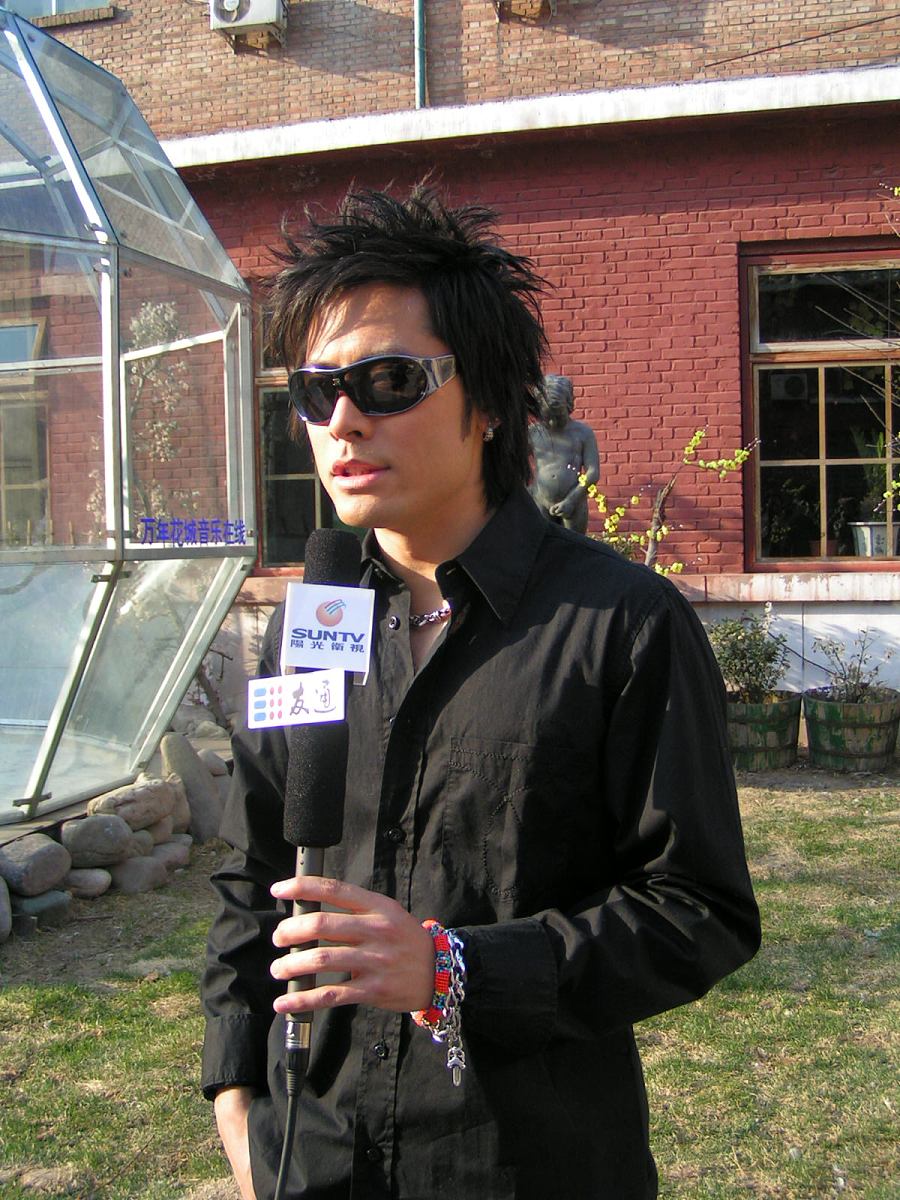 2005年3月25日,歌手黄征在北影厂内为其新歌拍摄了mv.+++_+++黄征