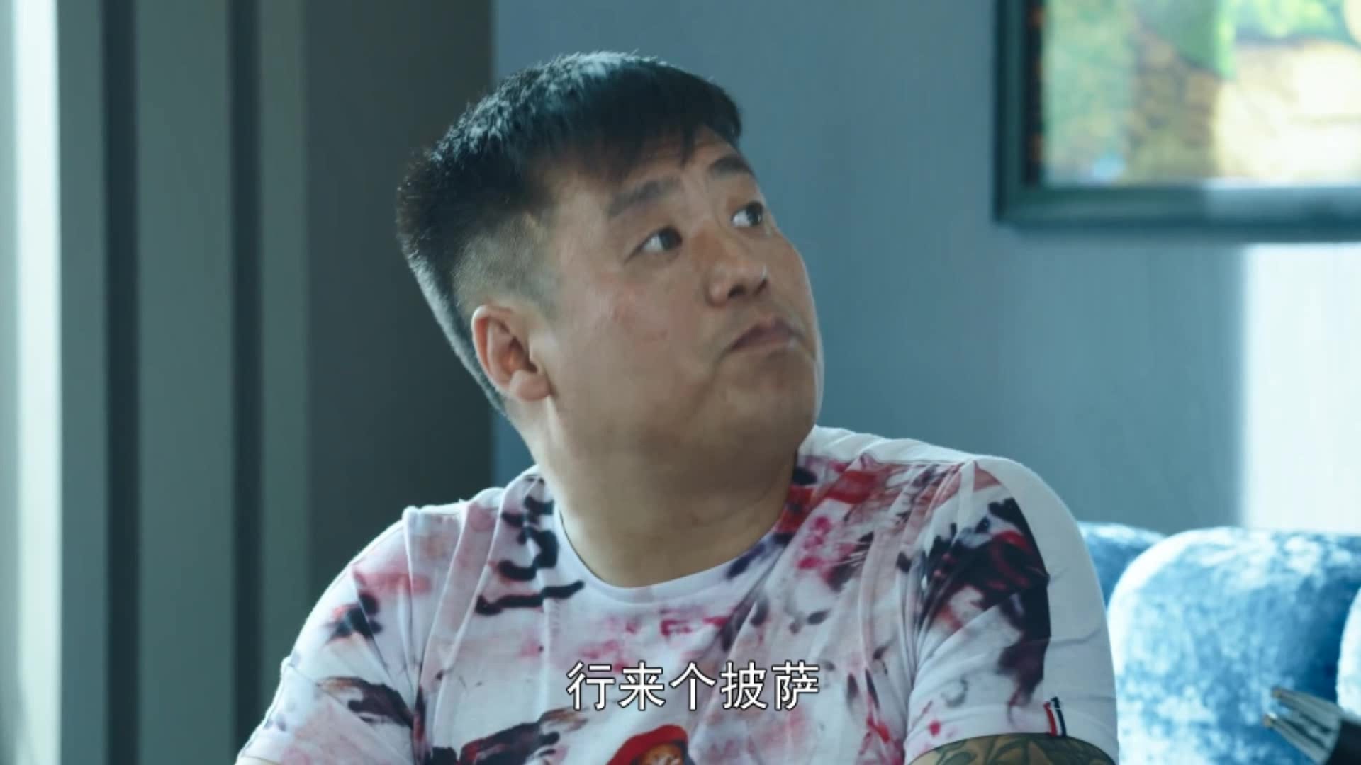 憨傻兄弟吃西餐,看见写满英文的菜单后,瞬间尴尬了!