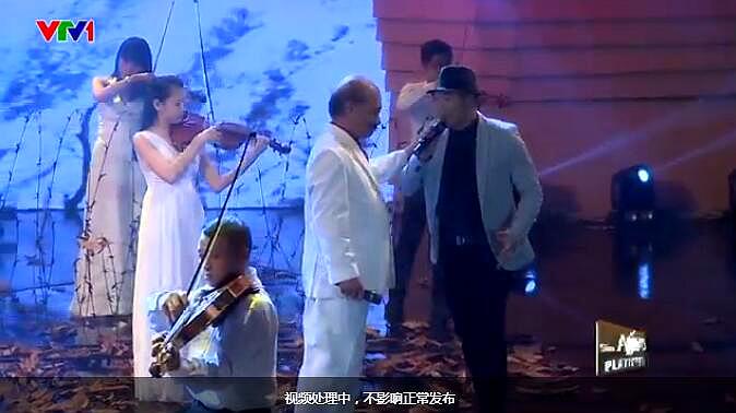 [图]Cung anh tien quan tren duong dai 非常好听的越南歌曲