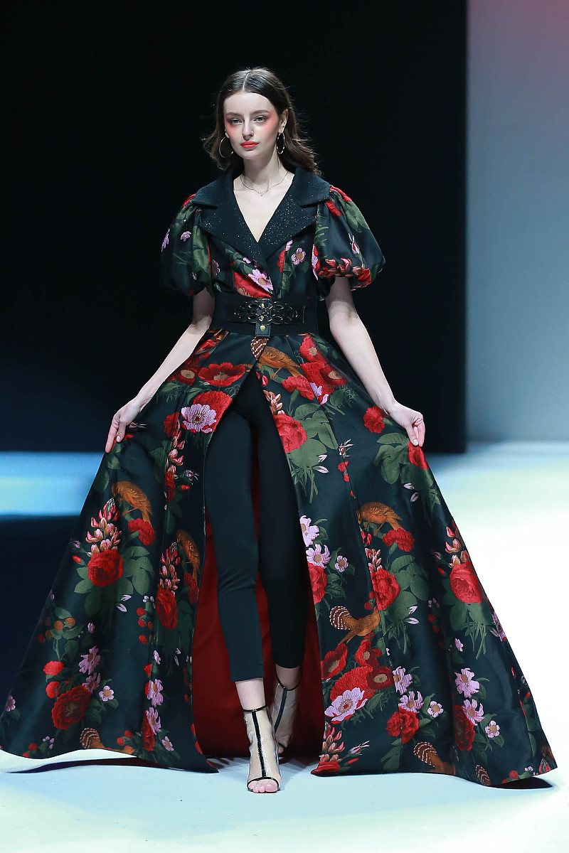 女性服装：风格、历史和现代意义