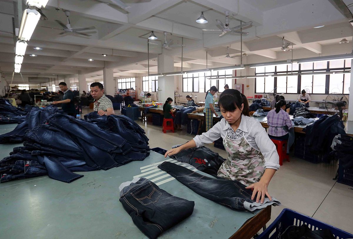 四川省什邡市职业中专学校服装制作与生产管理专业涉及哪些课程