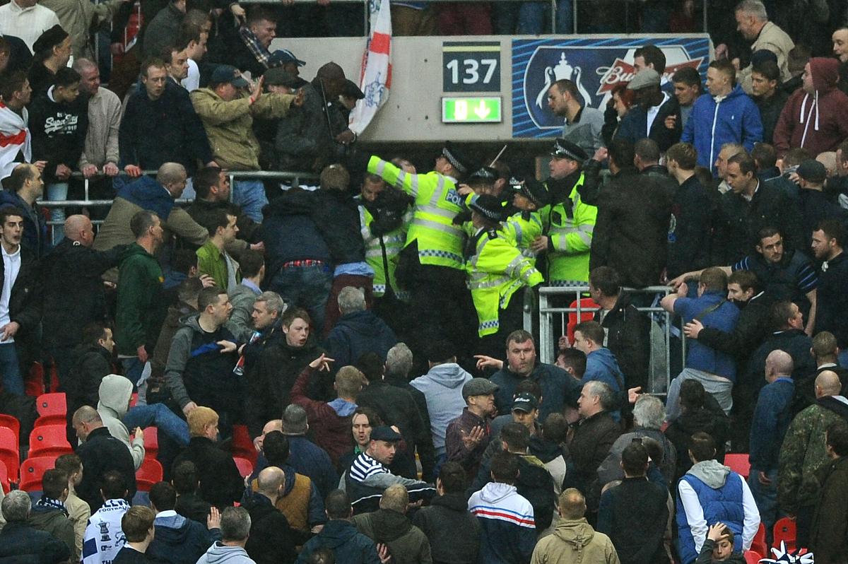 足球演讲：激情、荣耀与团结