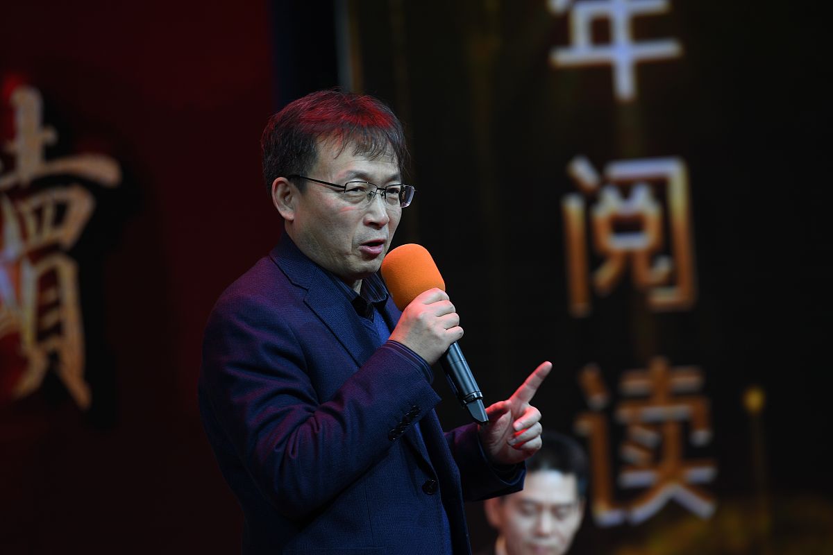 2019年12月31日,郑州,茅盾文学奖获得者,著名作家李洱.