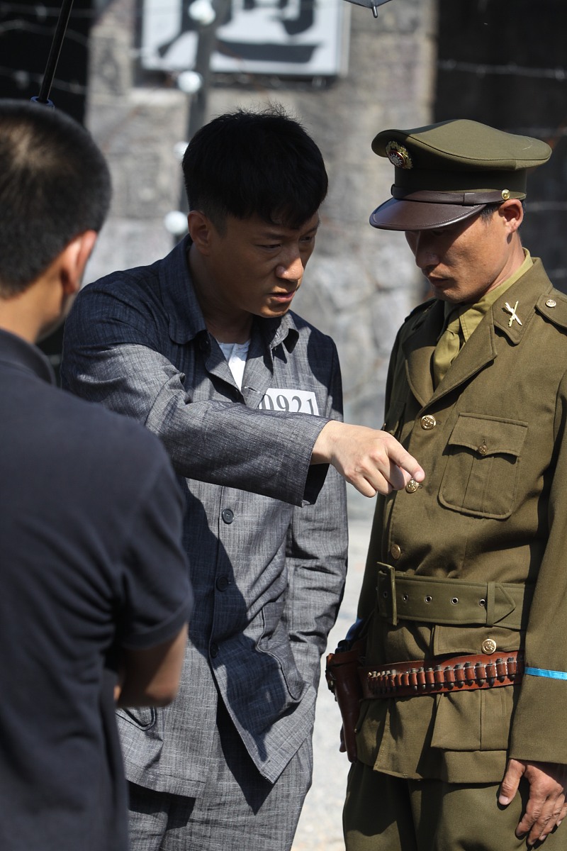 请告诉我孙红雷主演的潜伏主要剧情