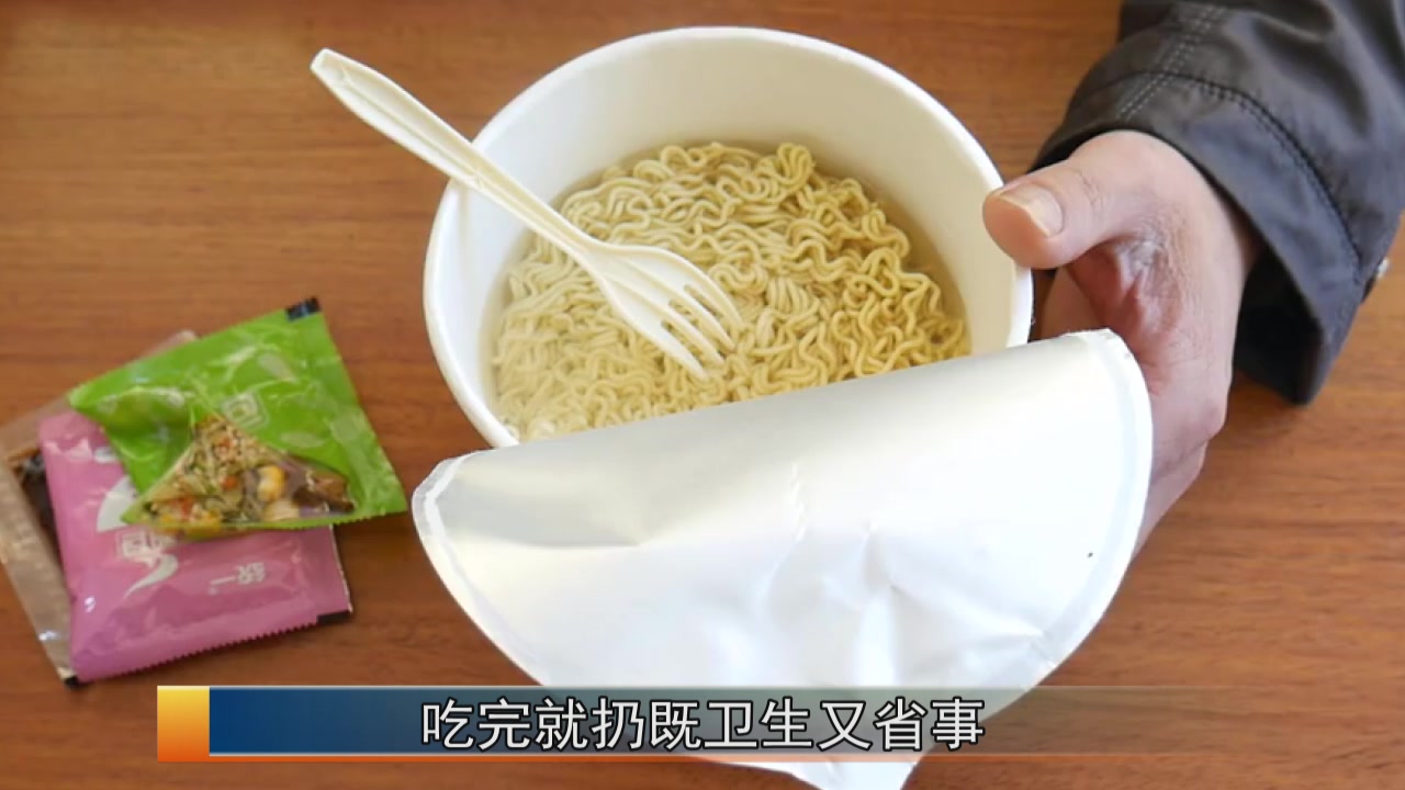 为什么桶装的方便面,要比袋装的贵那么多?答案惊呆众人