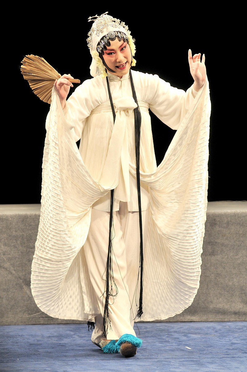 2010年3月21日,南京,江苏省昆剧院根据清代版本改编玄幻而浪漫的大型