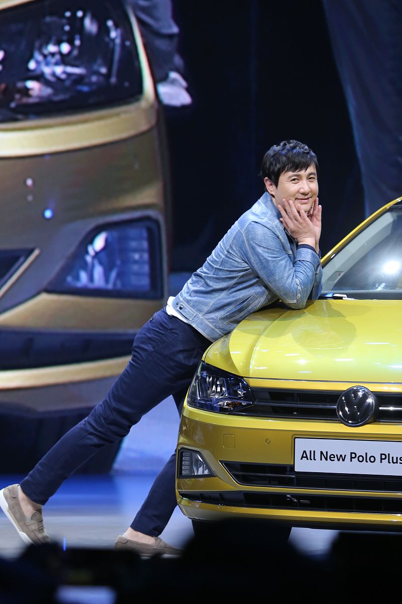 飞驰人生剧情解析：沈腾领衔的废柴车队逆袭之路