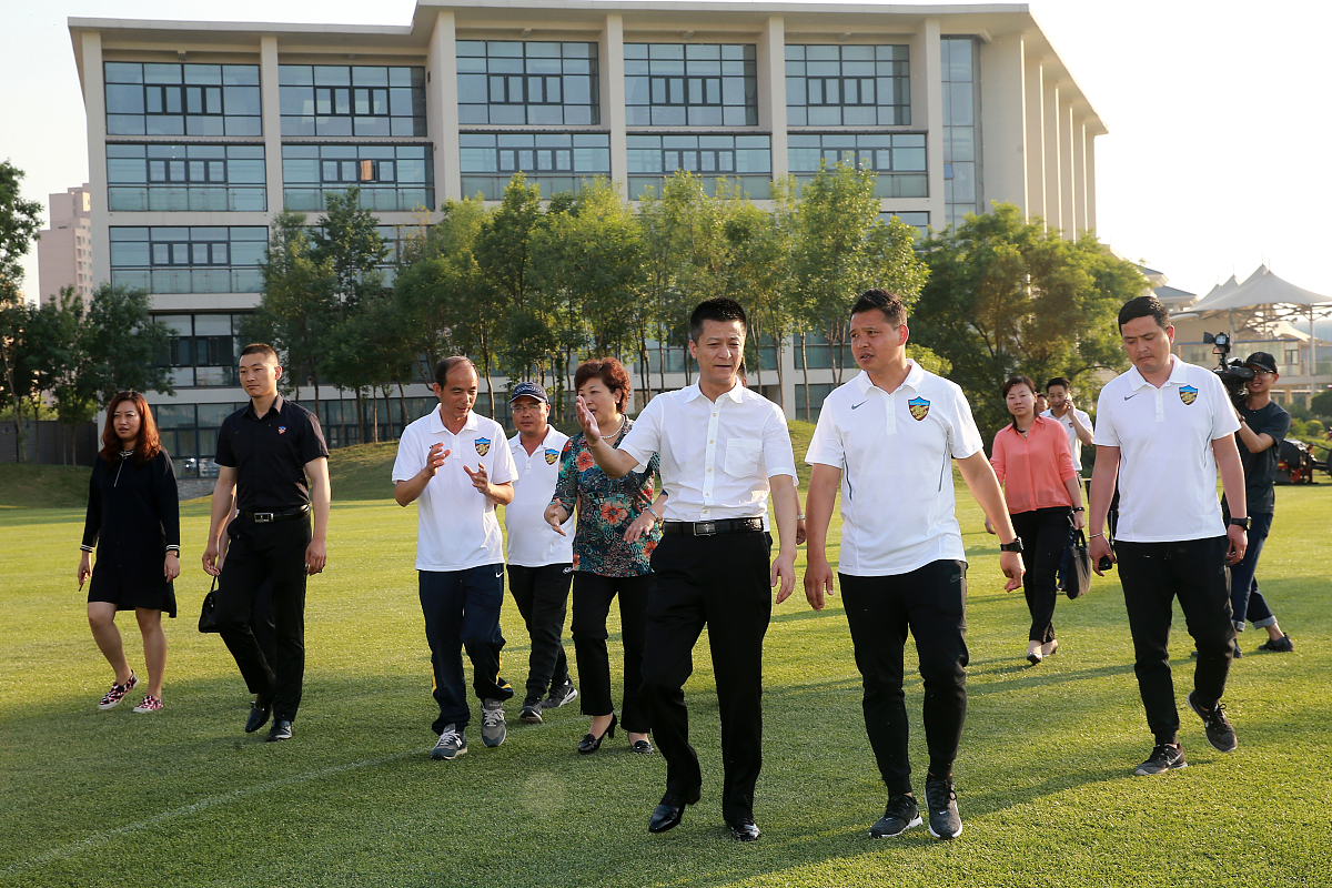 卓超院长莅临重庆航天职业技术学院调研