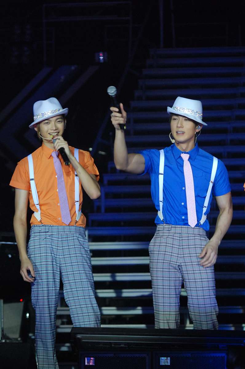 2009年4月11日,上海,飞轮海"想入飞飞世界巡回演唱会"在上海大舞台正