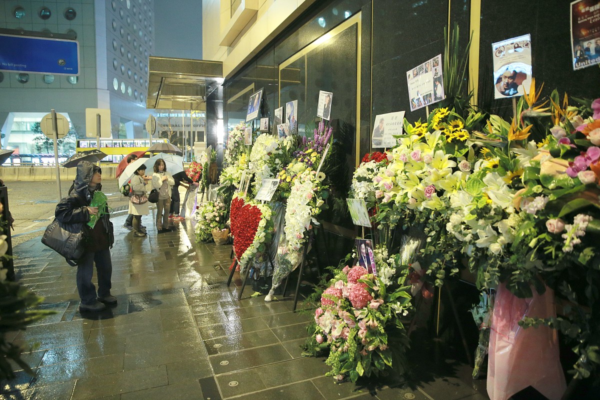 2014年03月31日,香港,张国荣(哥哥)fans献花纪念逝世11周年.***_***