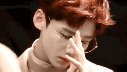 陳偉霆坑道具組、迪麗熱巴眯眼，男神女神也有搞笑的時候！