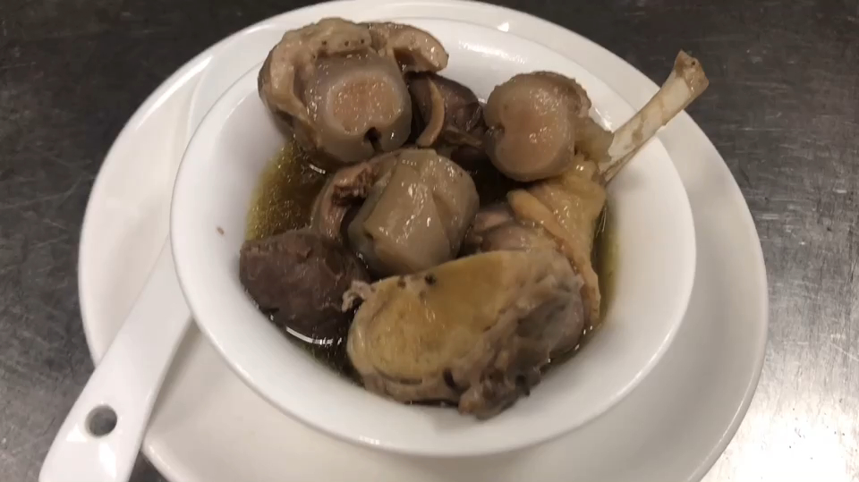 厨师长分享老鸭炖牛鞭的做法,非常实用,先收藏