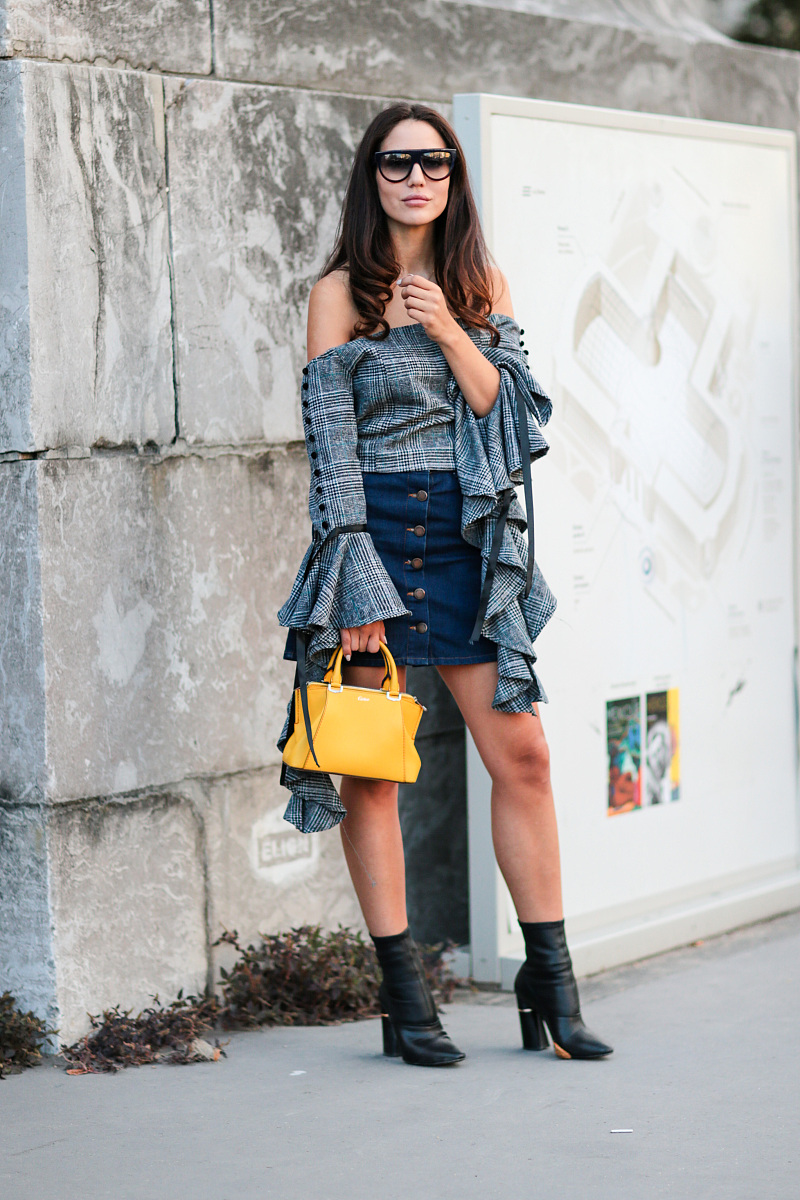 牛仔裙如何穿才能遮肚子肉 哪种款式牛仔裙可以遮肚子