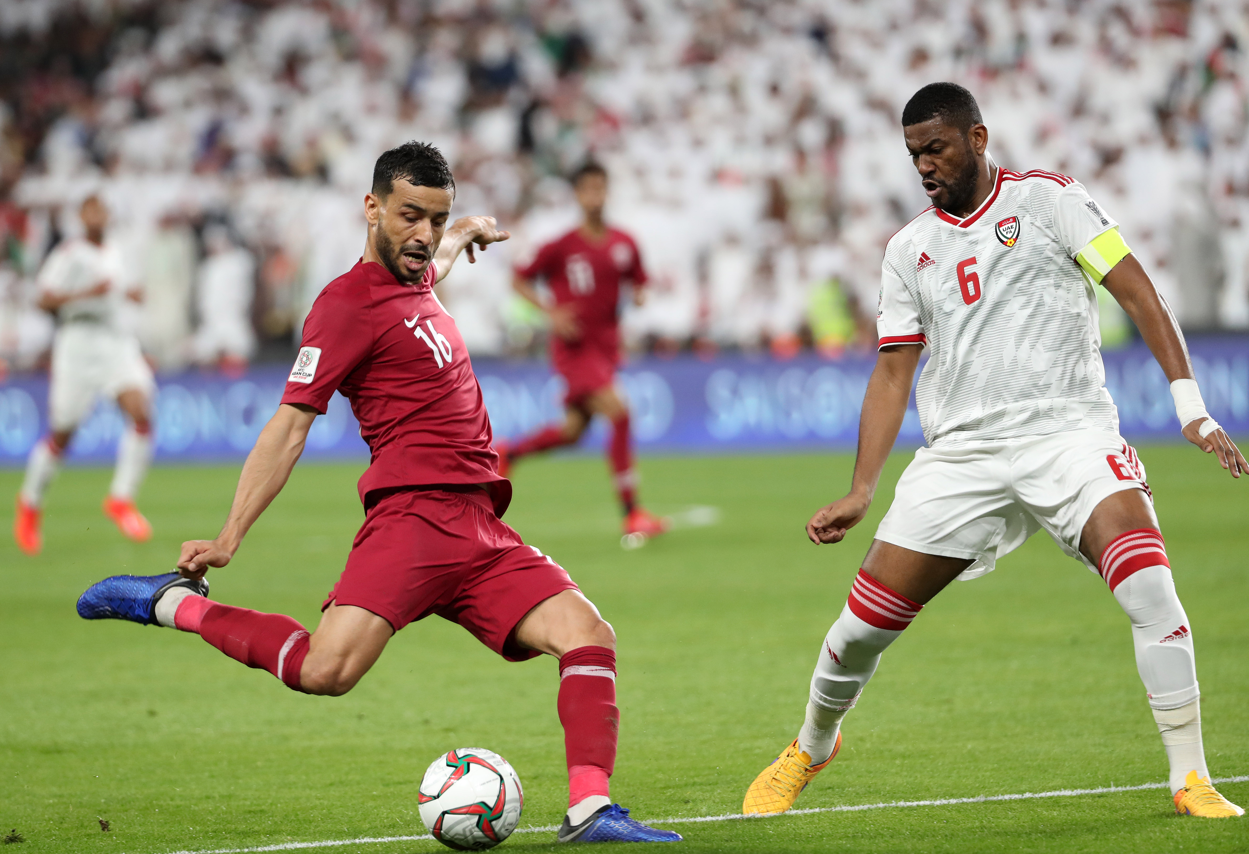 足球--半决赛:卡塔尔队对阵阿联酋队