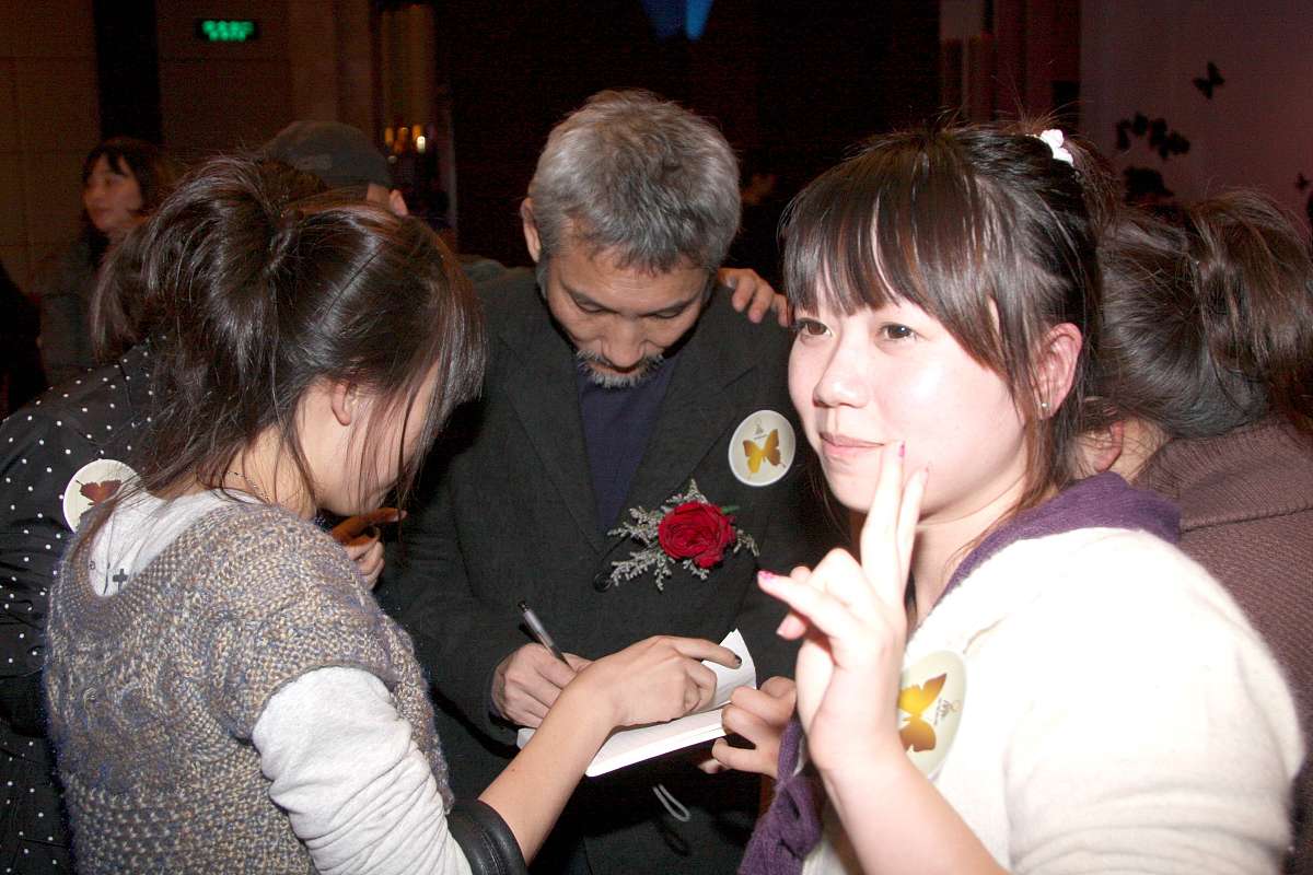 2009年11月26日,宁波,动画电影《肩上蝶》宣布开镜.***_***徐克+++_++