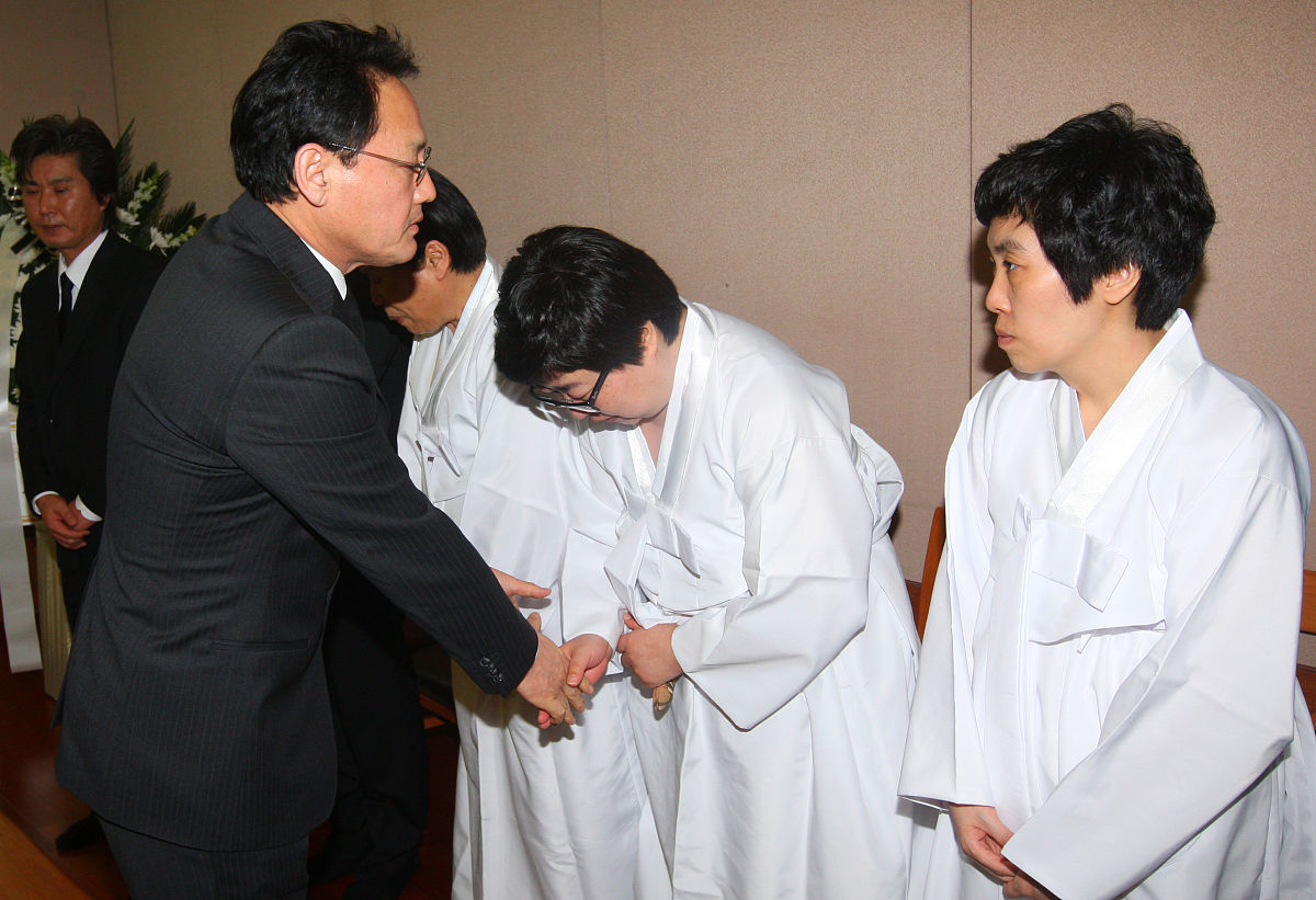 2010年2月24日讯,韩国,韩国著名搞笑艺人裴三龙在23日凌晨2点去世,众