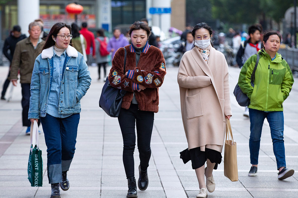 中国人一年四季的穿衣哲学:冬天能穿多少穿多少,夏天能穿多少穿多少 中国人一年四季的穿衣哲学:冬天能穿多少穿多少,夏天能穿多少穿多少