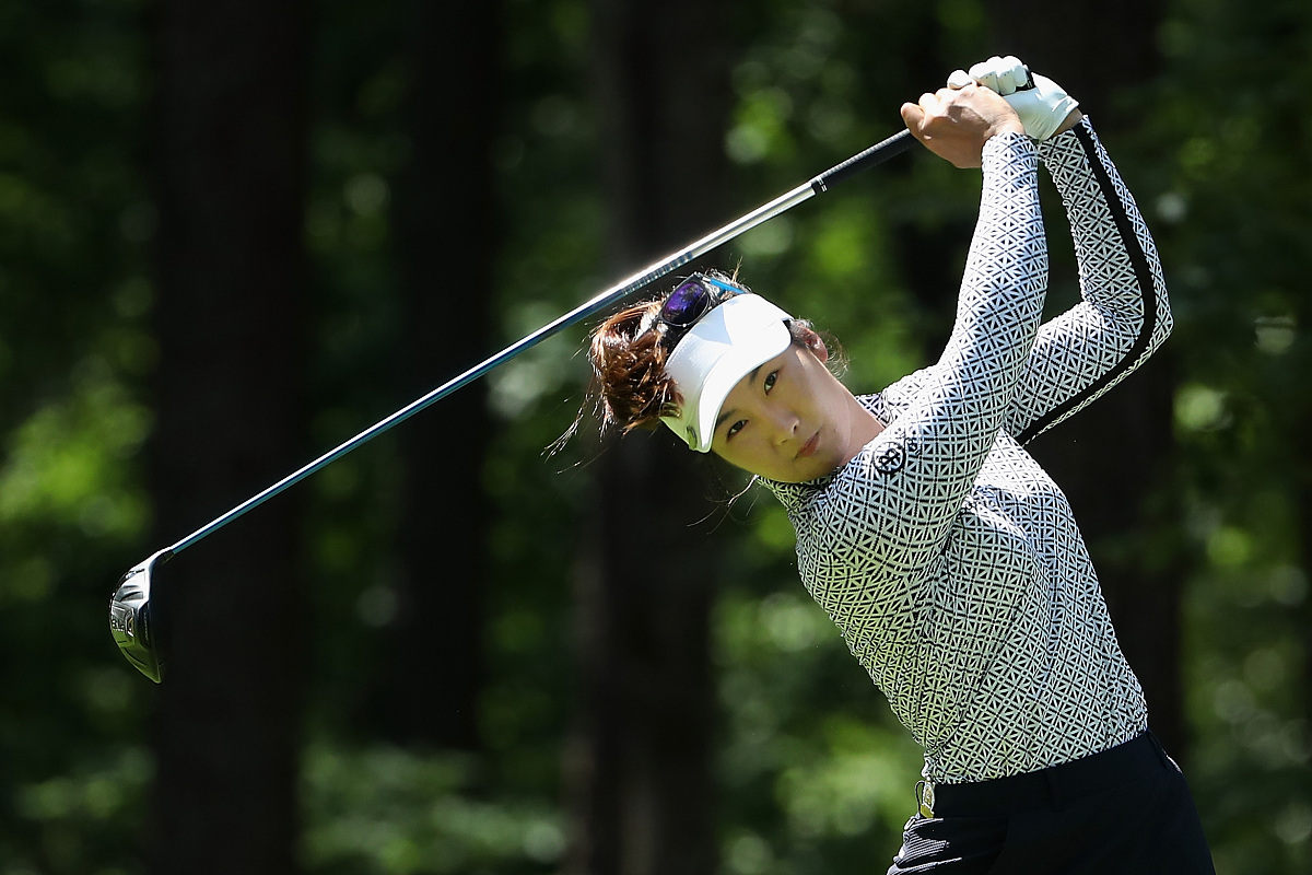 shoal creek, al - june 02:  su-hyun oh of australia plays a tee 