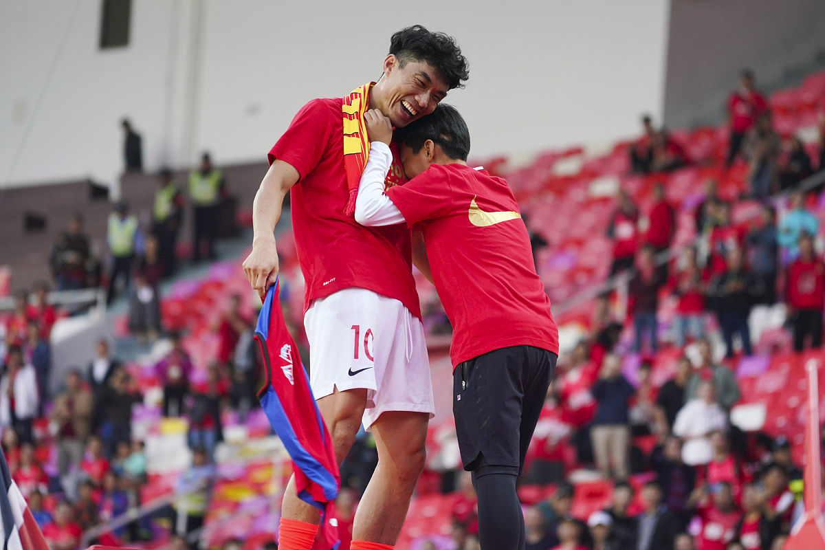 2019年12月1日,广东广州,2019中超第30轮,恒大淘宝3-0申花,赛后恒大众