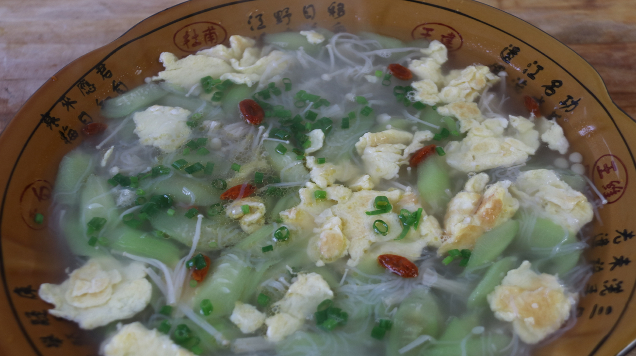 女人怕老,教你1道汤,坚持喝,养护皮肤,改善血液健康!