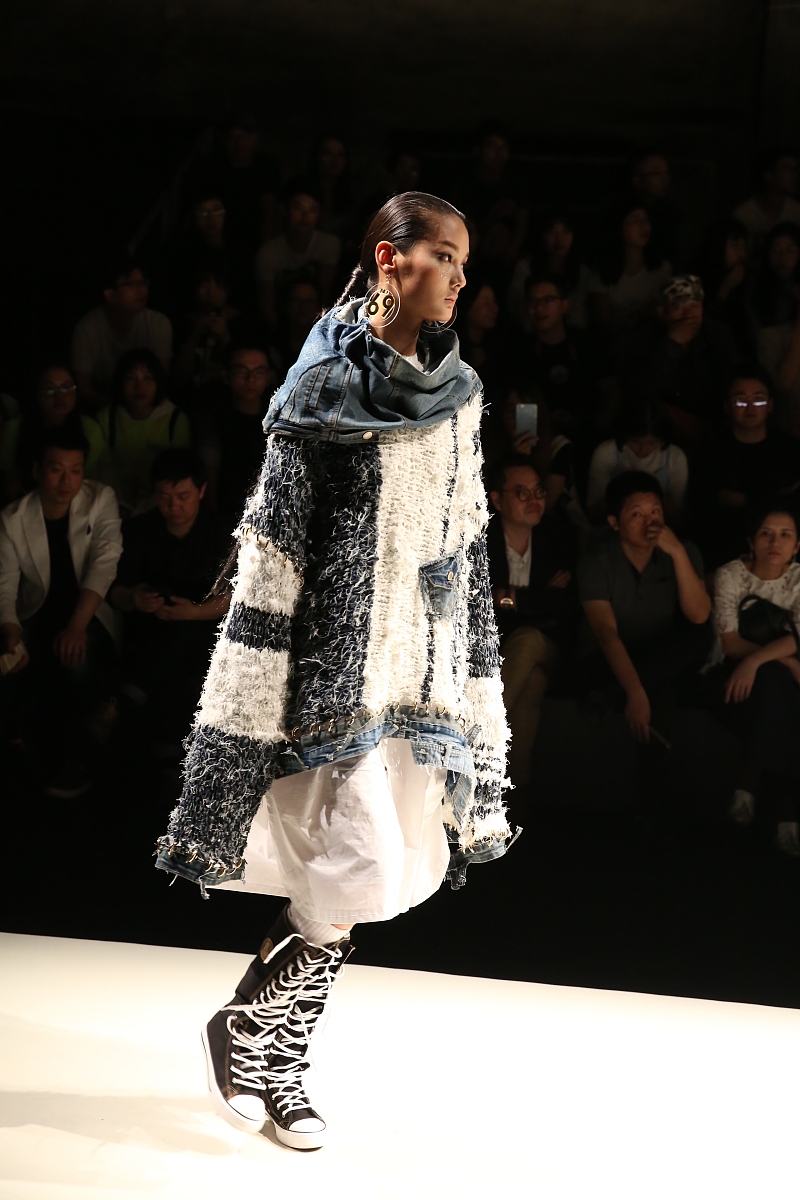 四川省服装艺术学校水电厂机电设备安装与运行专业课程内容：电气、机械、水利等