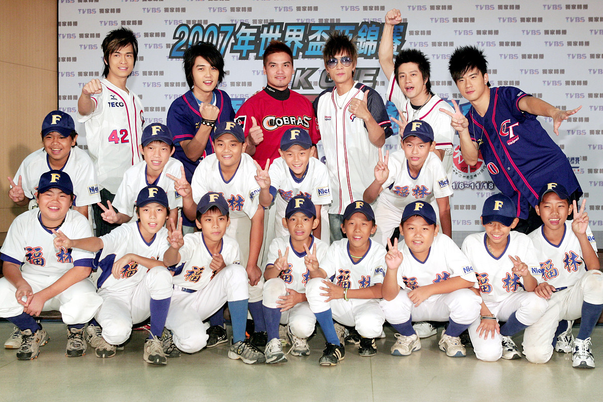 2007年 10月 26日 , 台北 , 人气 团体 k one 成为 世界杯 棒球赛 , 