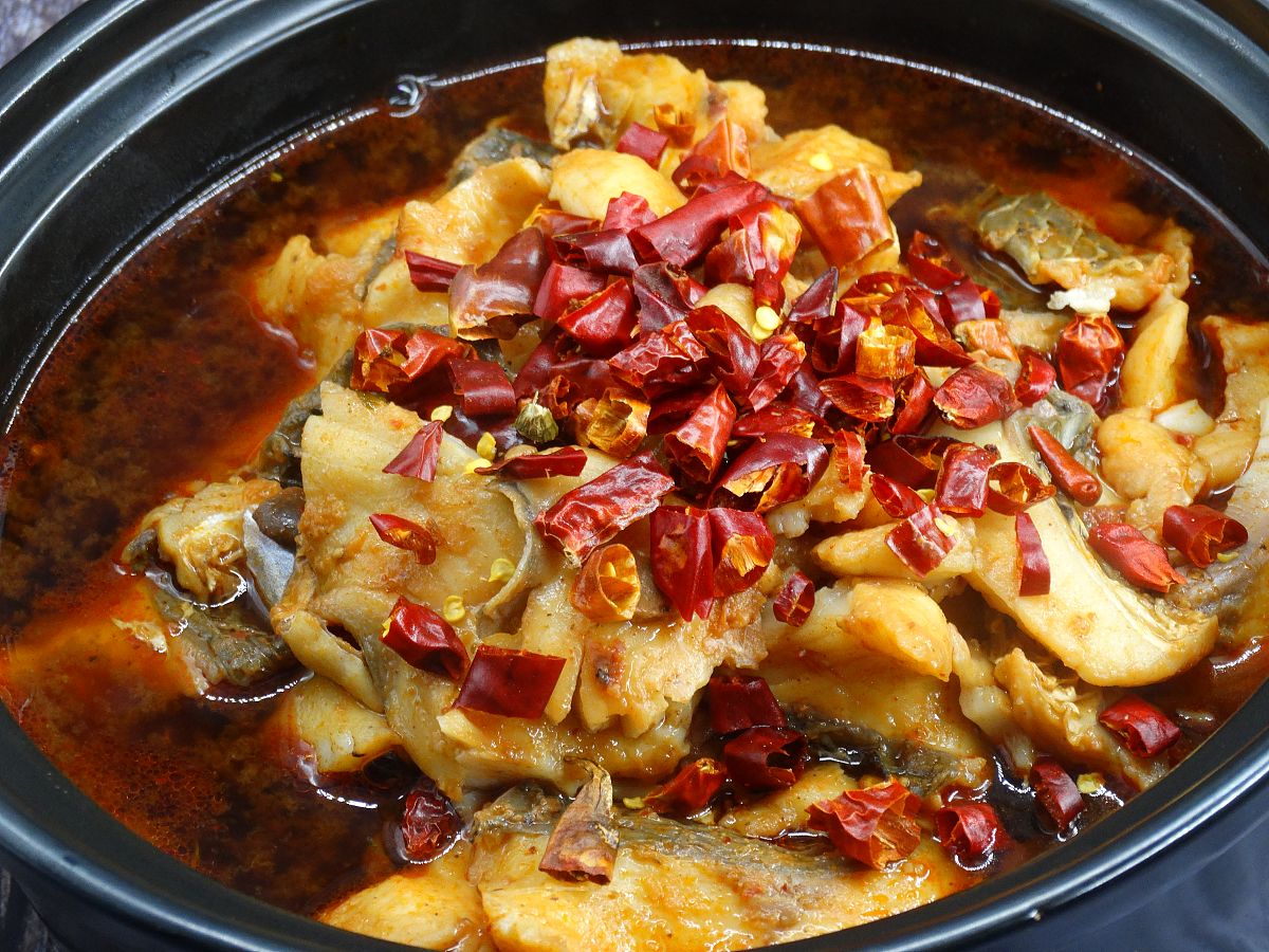 简单易做！水煮鱼的家常做法，让你轻松在家品尝美味