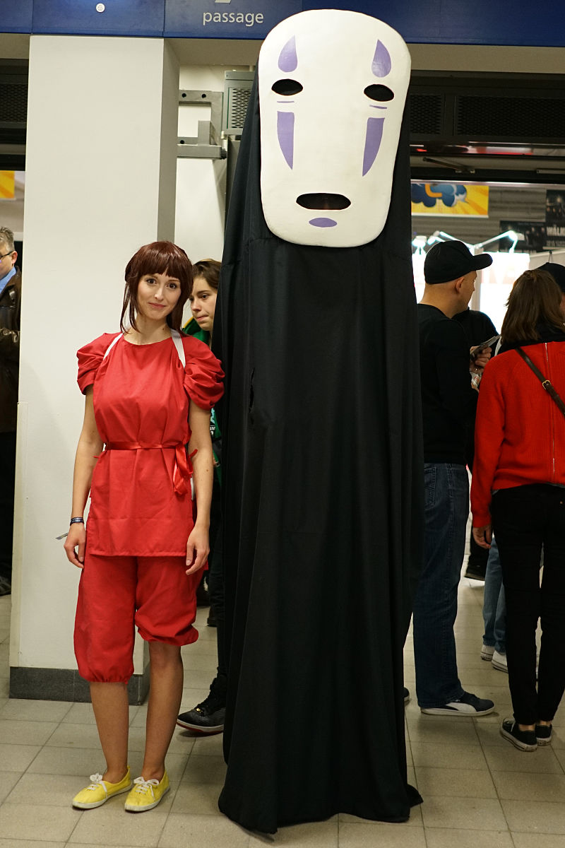 写篇千与千寻的分析吗 尽量从中日文化区别的角度分析