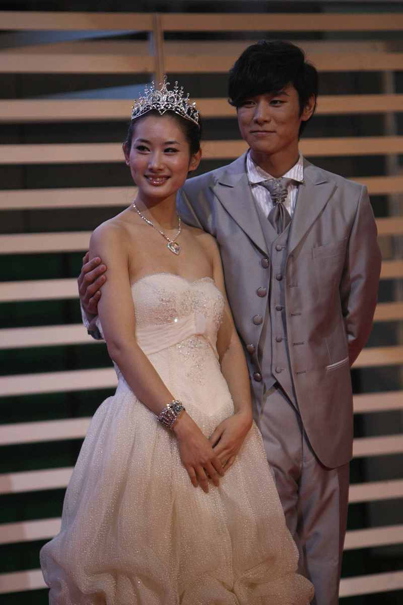 50岁参加初中同学儿子婚礼证婚词：祝福新人爱情圆满，婚姻幸福
