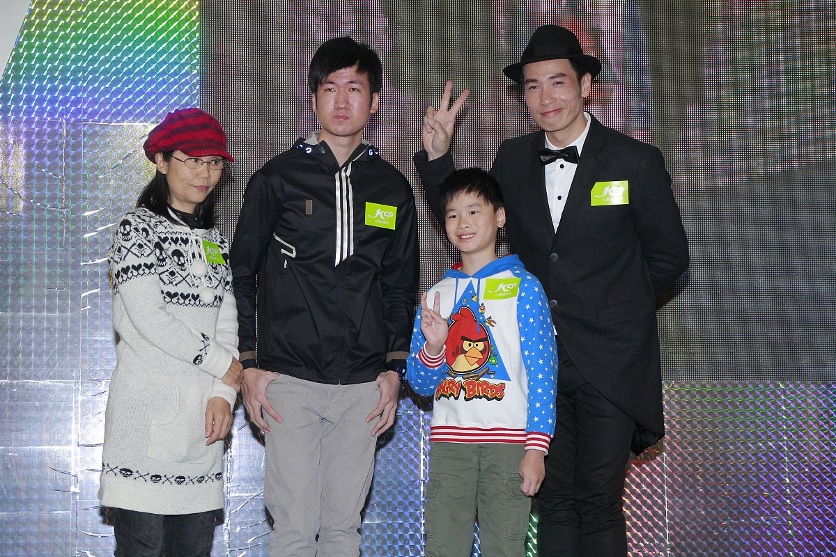 2012年12月30日,香港,陈豪出席某商场大富翁游戏活动.***_***陈豪+++_