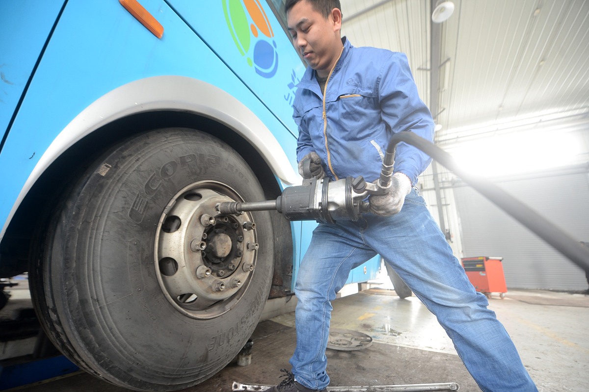 公路人机械操作：驾驶车辆、油路修补经验分享 - 致敬我的师傅