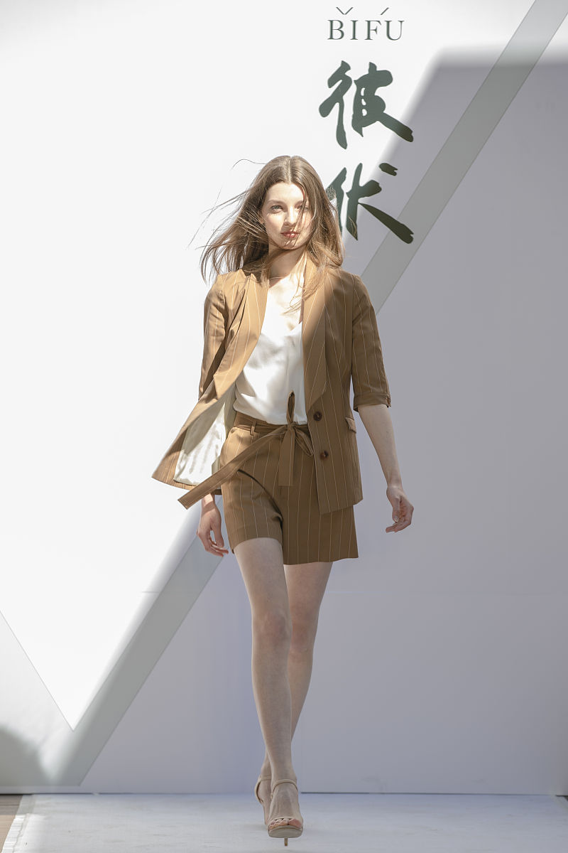 高端女装品牌给我策划取得30个市场上没有的中文品牌名称