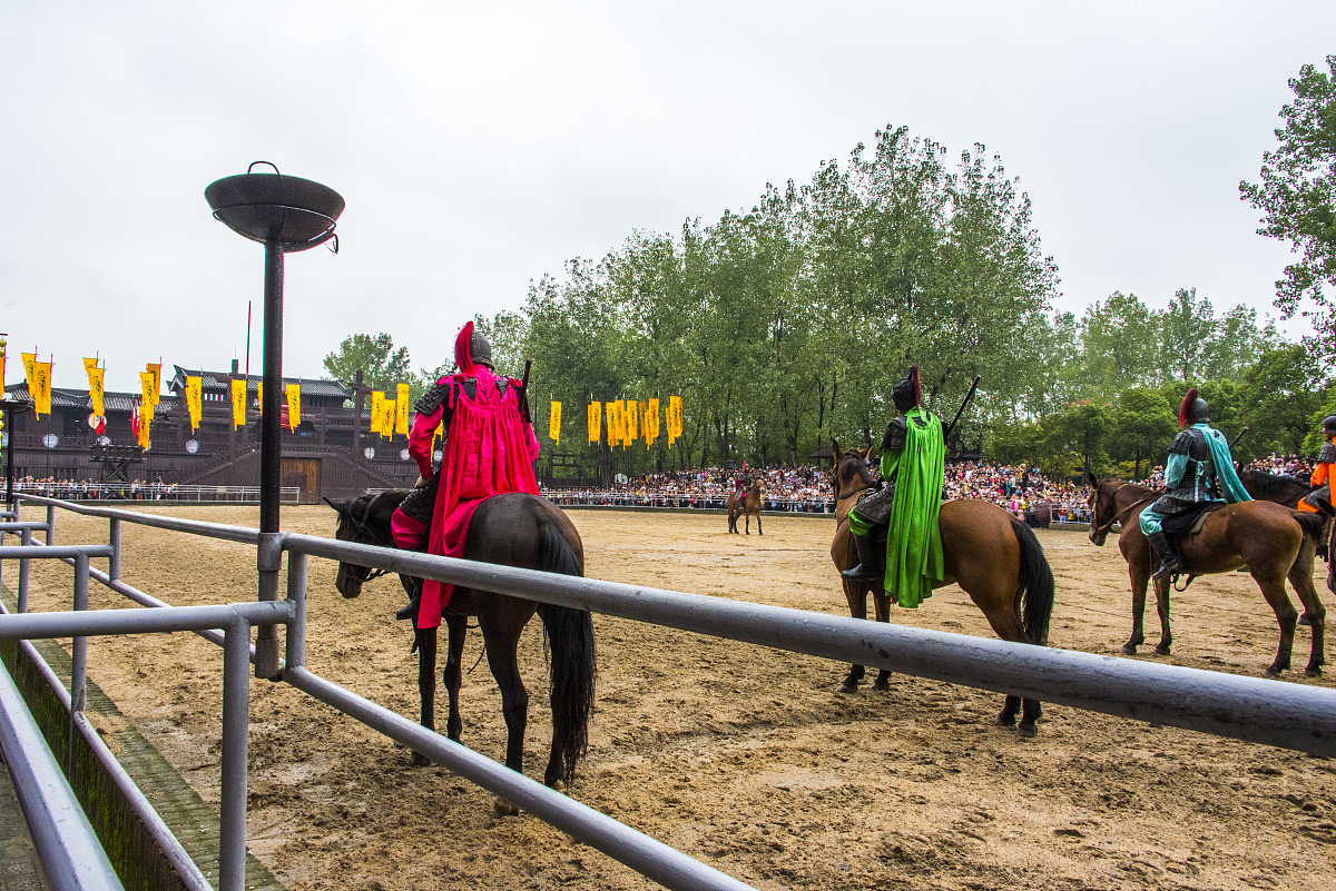 《水浒传》和《三国志演义》悬念手法异同比较