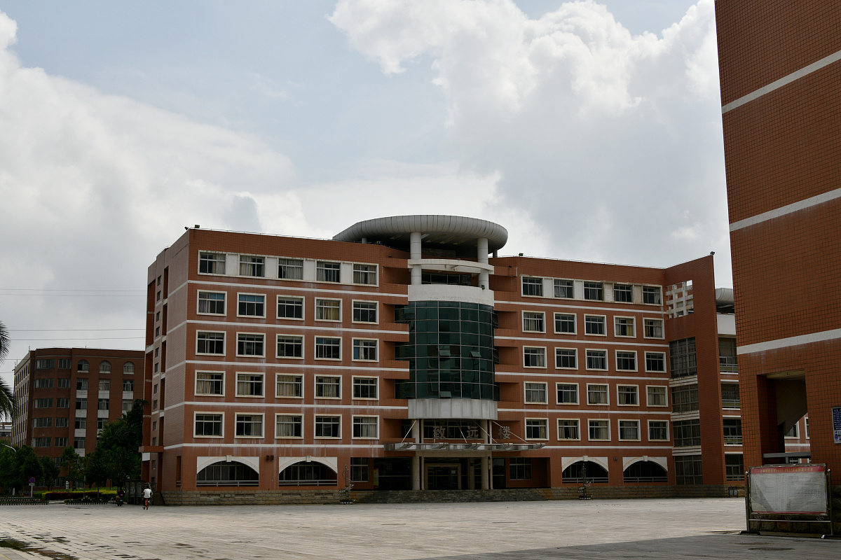 简单介绍楚雄州工业学校建筑装饰专业 简单介绍楚雄州工业学校建筑装饰专业