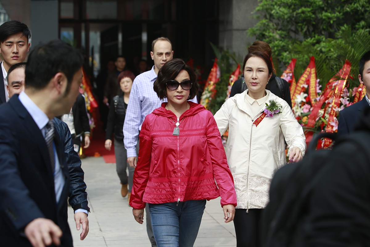 重庆女生读护理学校：优势与发展前景