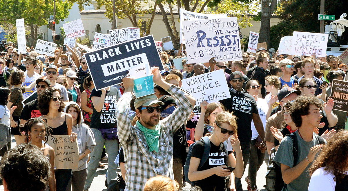 观看《马克思是对的》以我心目中的马克思写作1200字