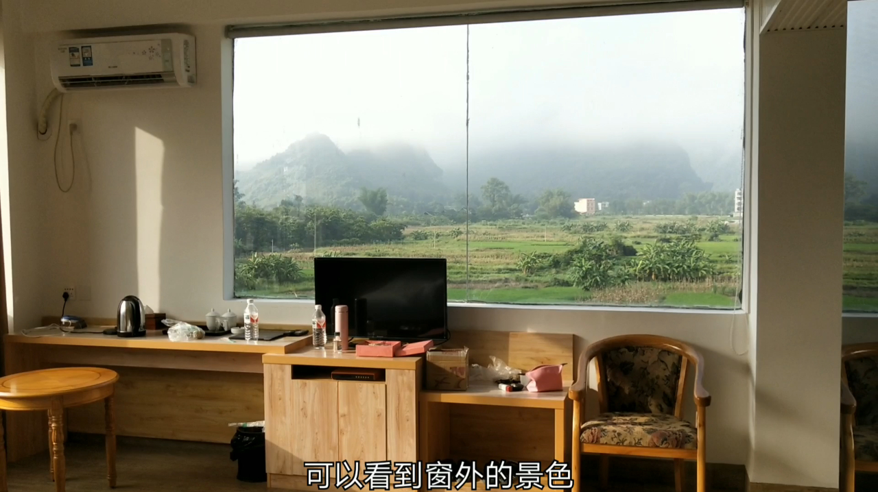 德天瀑布景区附近,三面超大玻璃窗户的山景房竟然这么便宜!