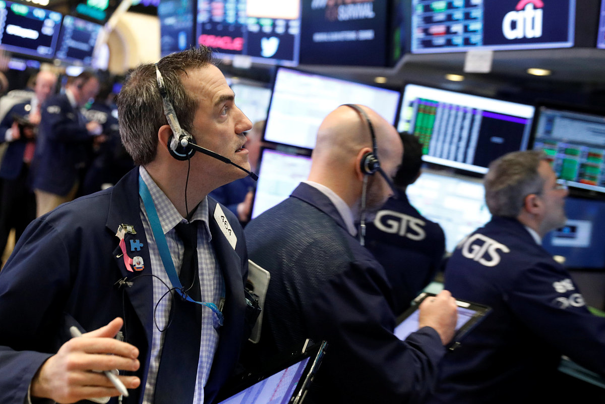 帮我写一个工作经验描述用于工作简历要按照列表输出，简短一些，使用C语言完成基金系统开发，编写业务文档，参与国债功能点改造