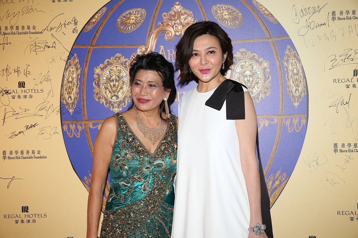 关之琳与富豪的七年游戏：从“大佬”身边到“富婆”身份