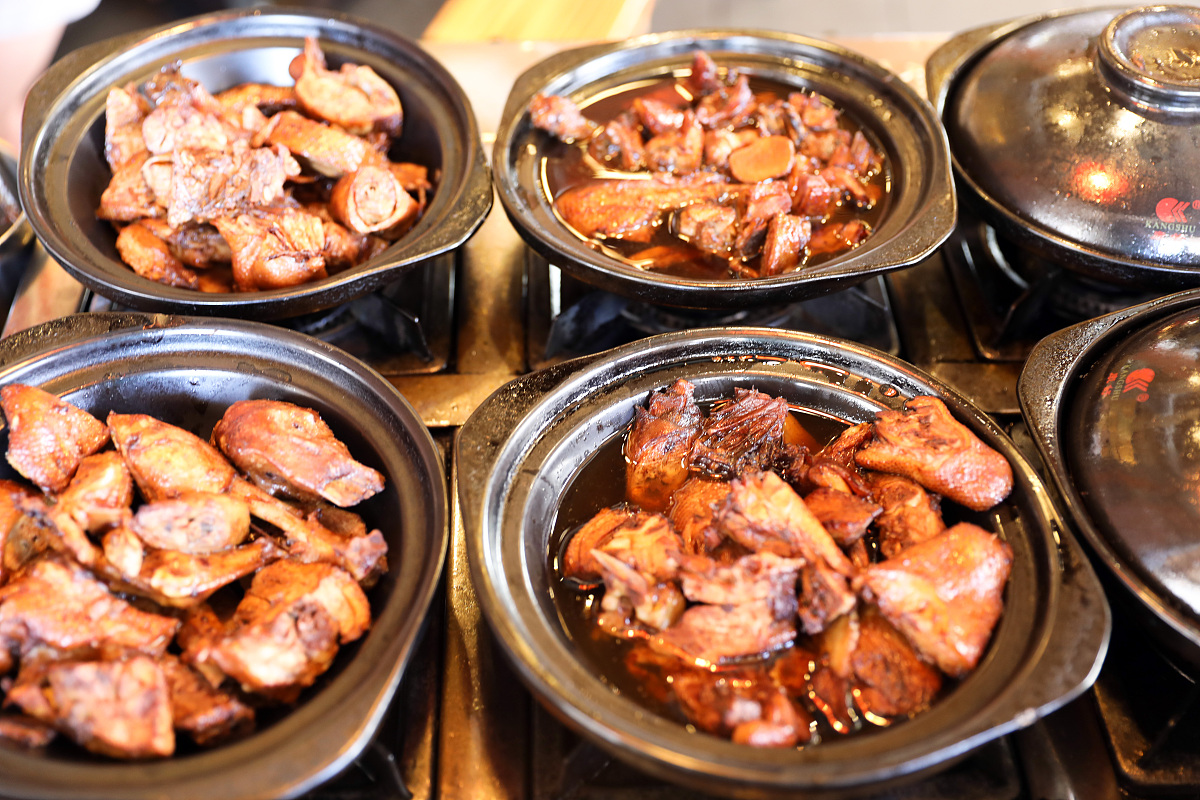 10字美食评论：美味绝伦，回味无穷