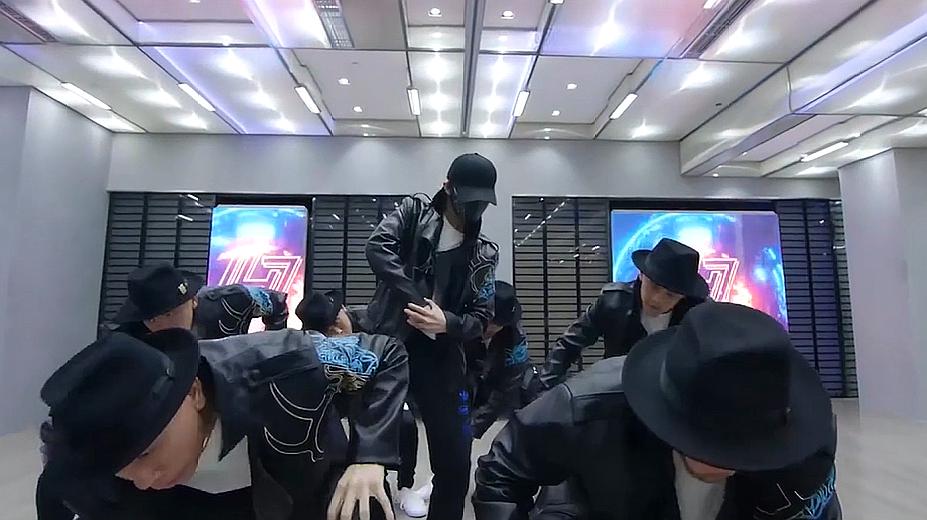 [图]鹿晗合作顶级舞团Kinjaz,以自身影响力宣传街舞,踩点耐人寻味