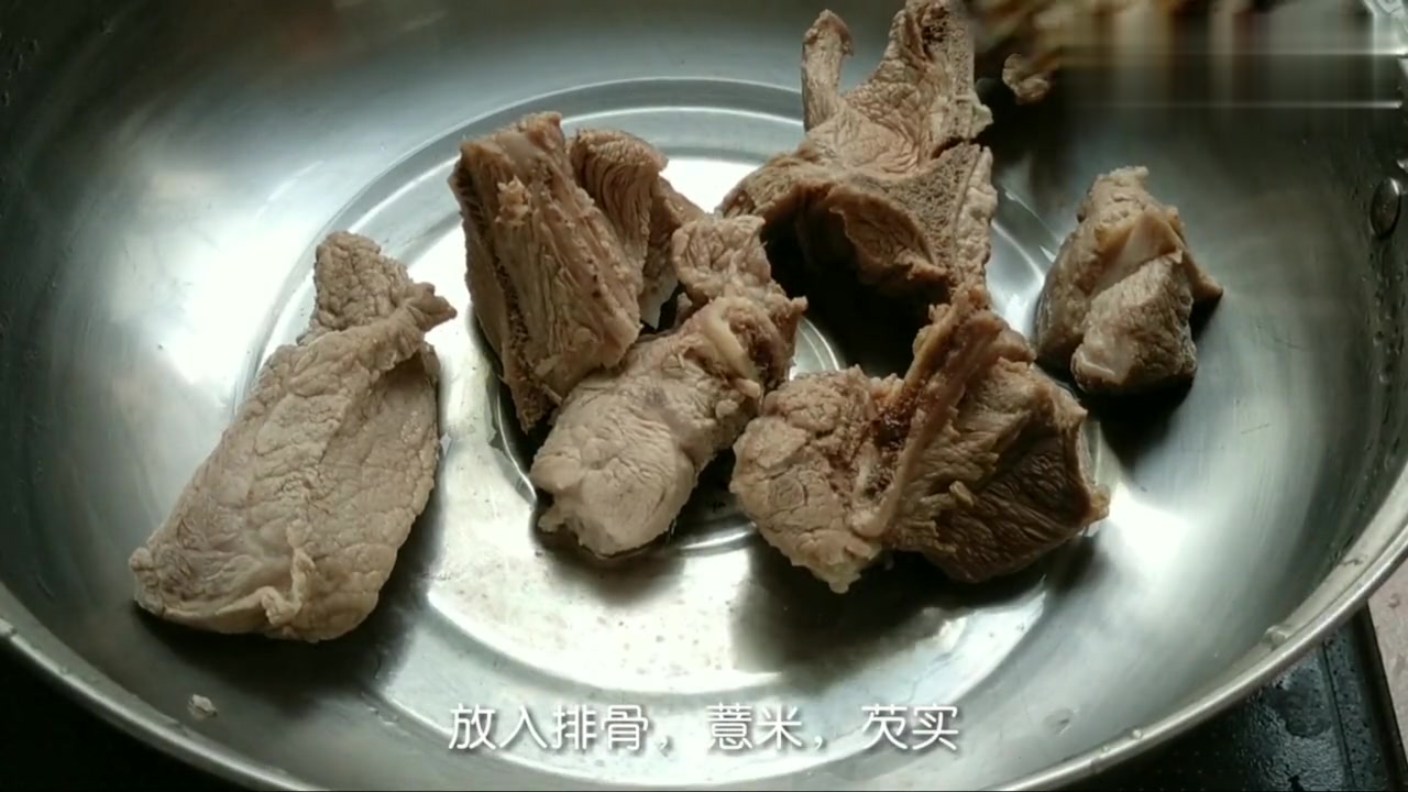 天气干燥,打工妹周末做一道冬瓜排骨汤,清热下火又好吃,真过瘾