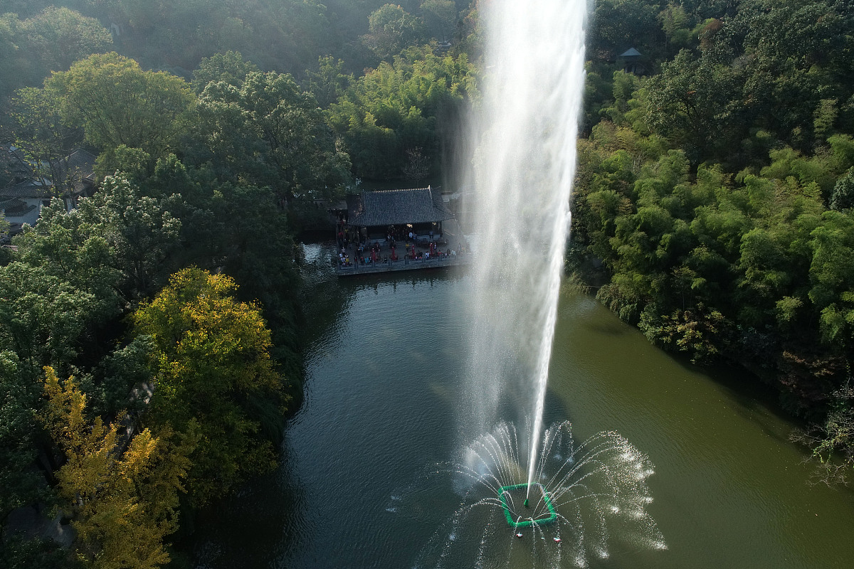 网红景点路线优势：吸引游客、提升经济效益