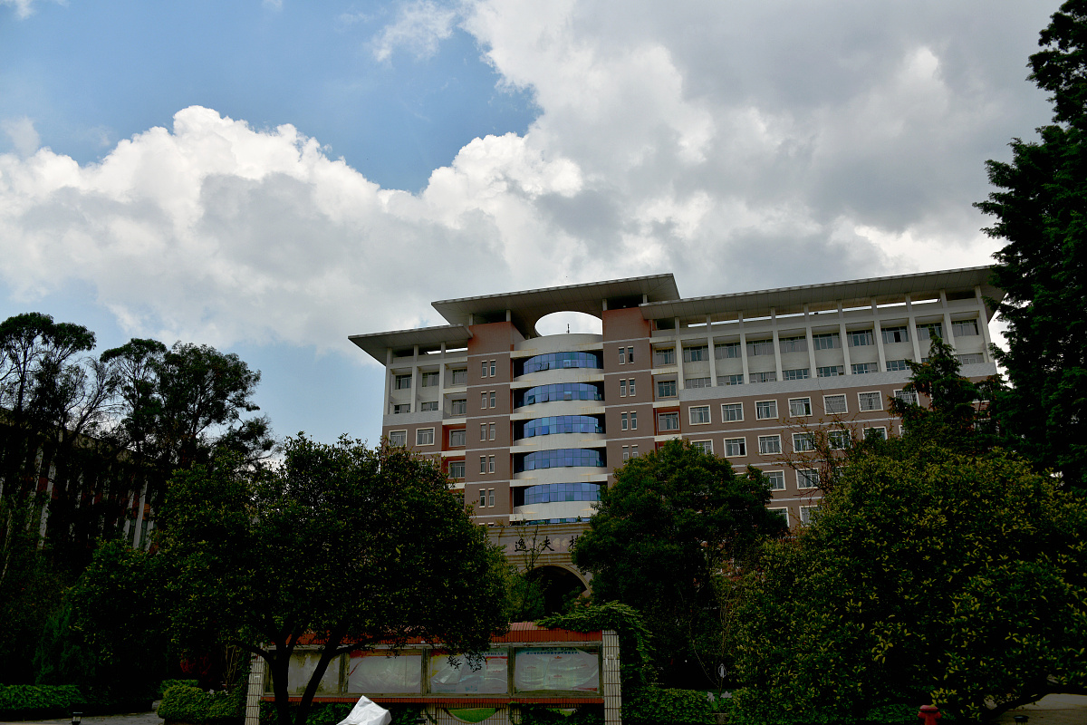 云南财经学校2022年报名需要满足哪些条件