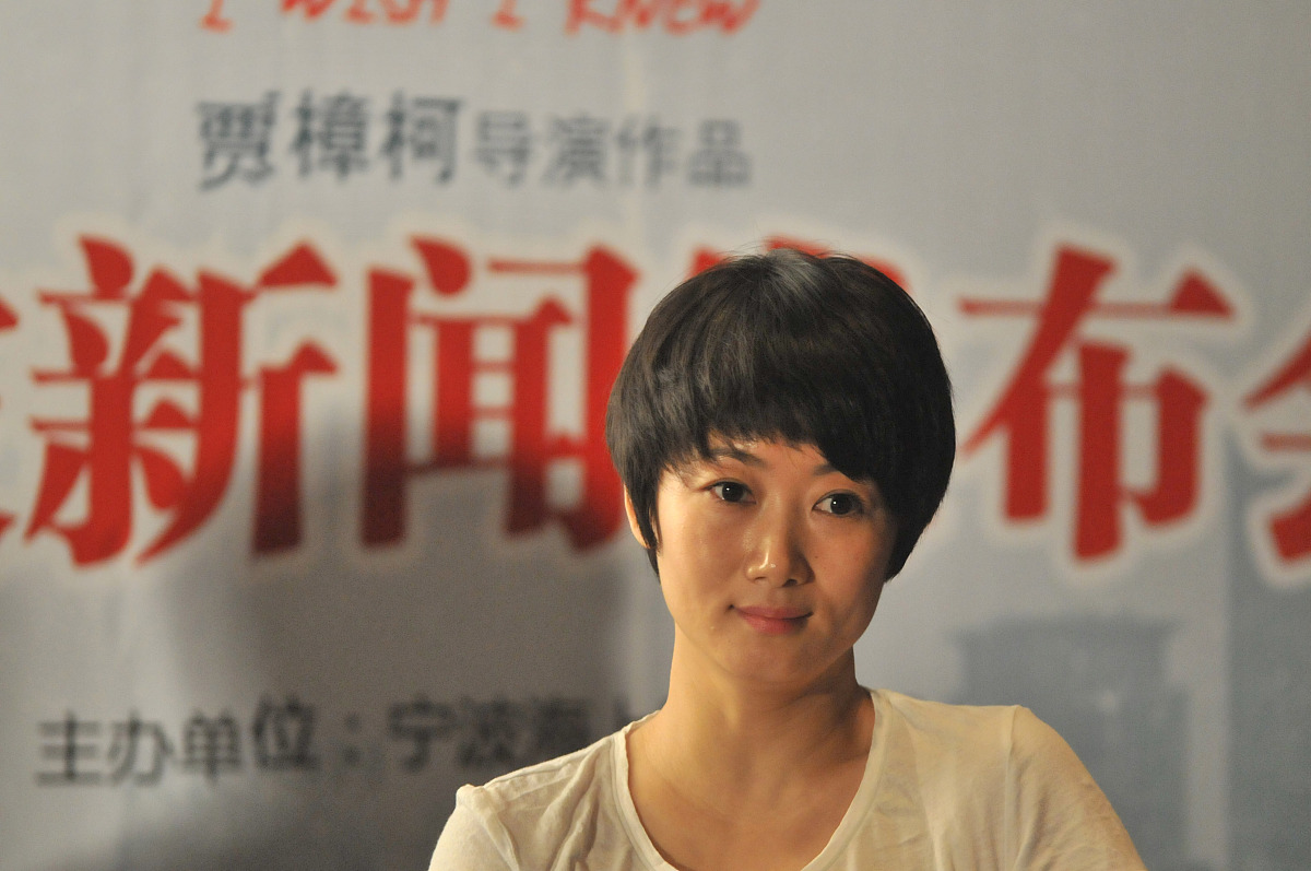 2010年7月4日,浙江宁波,电影《海上传奇》宣传发布会.  (应摄影师要求