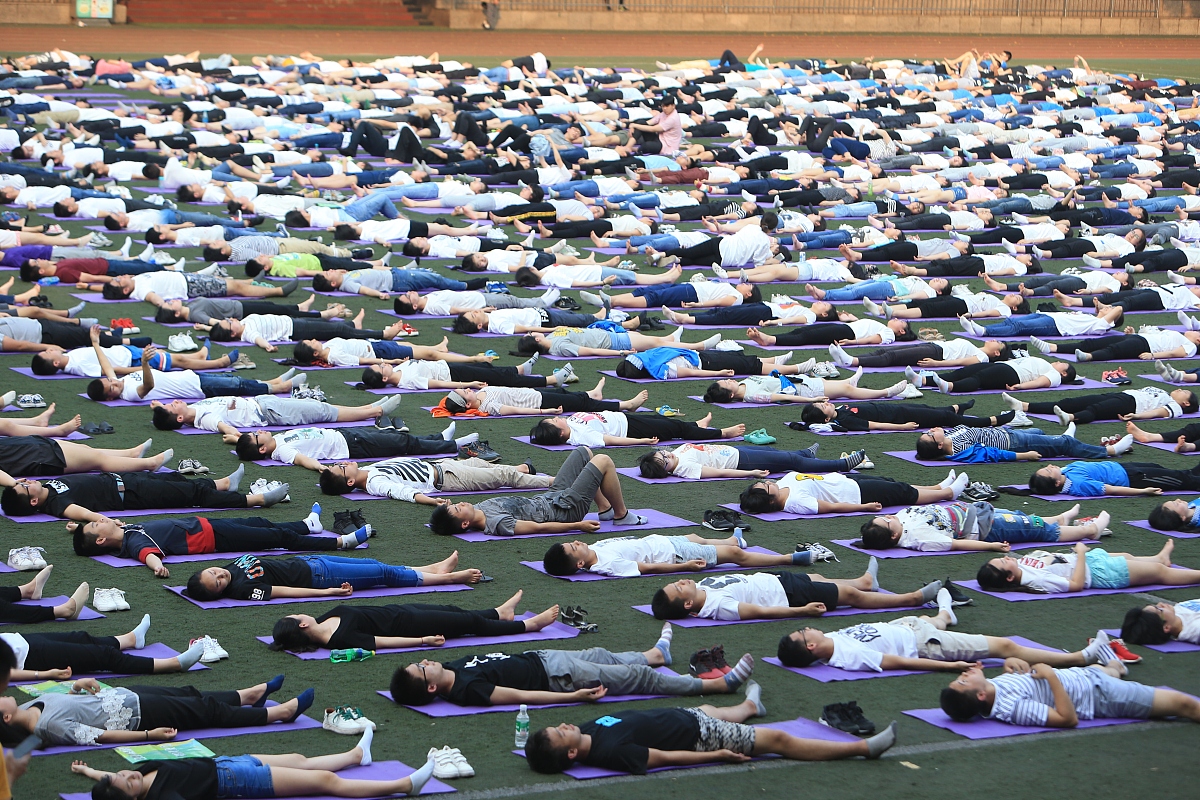 重庆铁路学校五年制大专就业前景：行业、待遇及发展方向