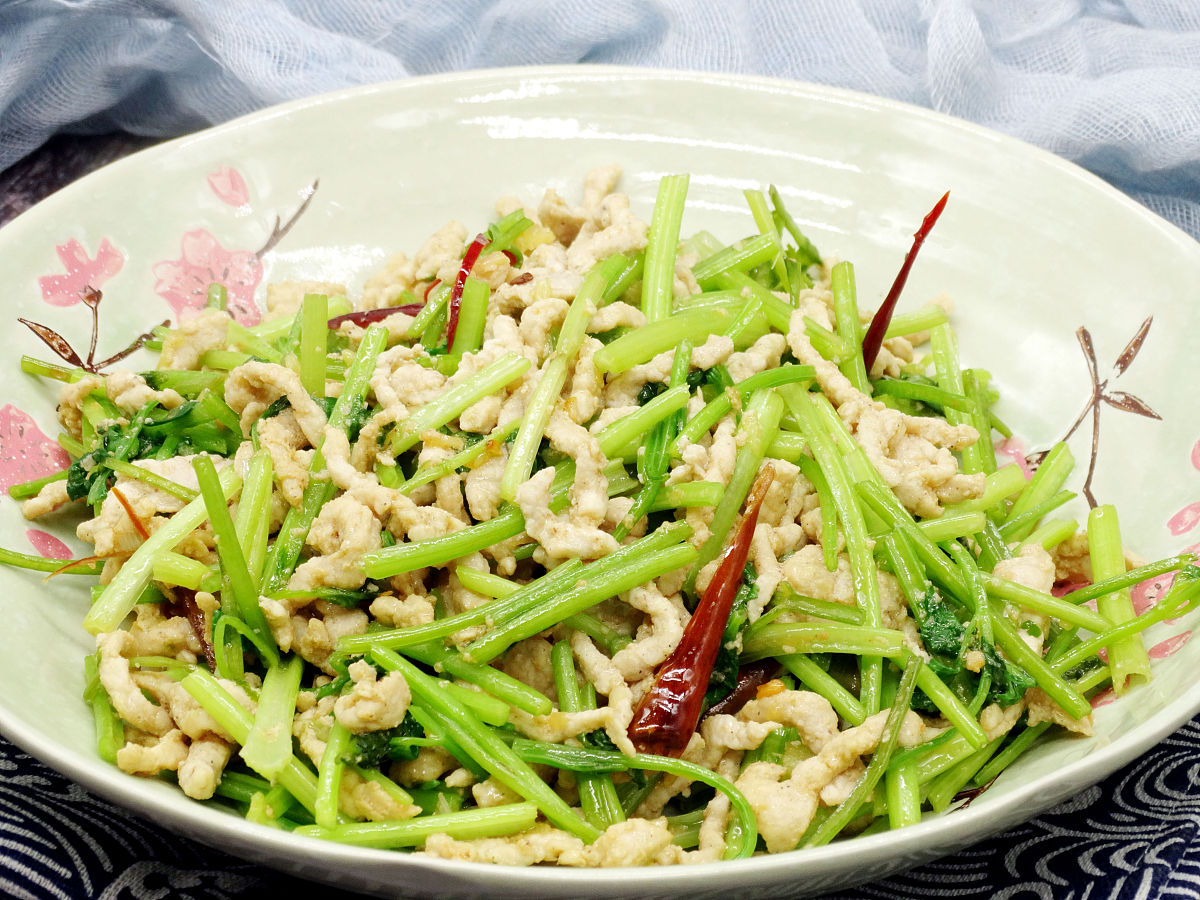 青椒炒肉丝怎么做？